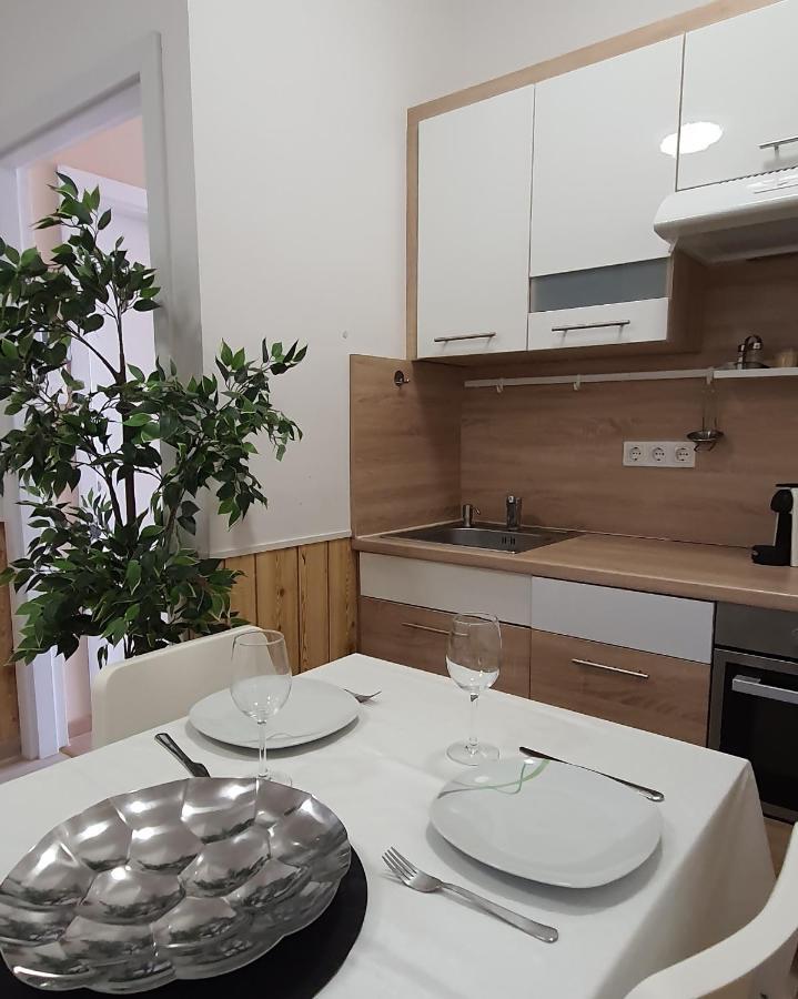 Camille Apartmanhouse Budapest Exteriör bild